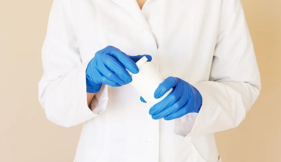 A generic square placeholder image with rounded corners in a figure.