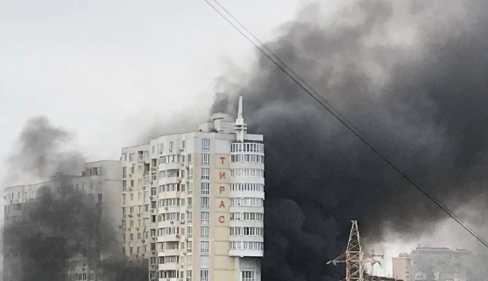 A generic square placeholder image with rounded corners in a figure.