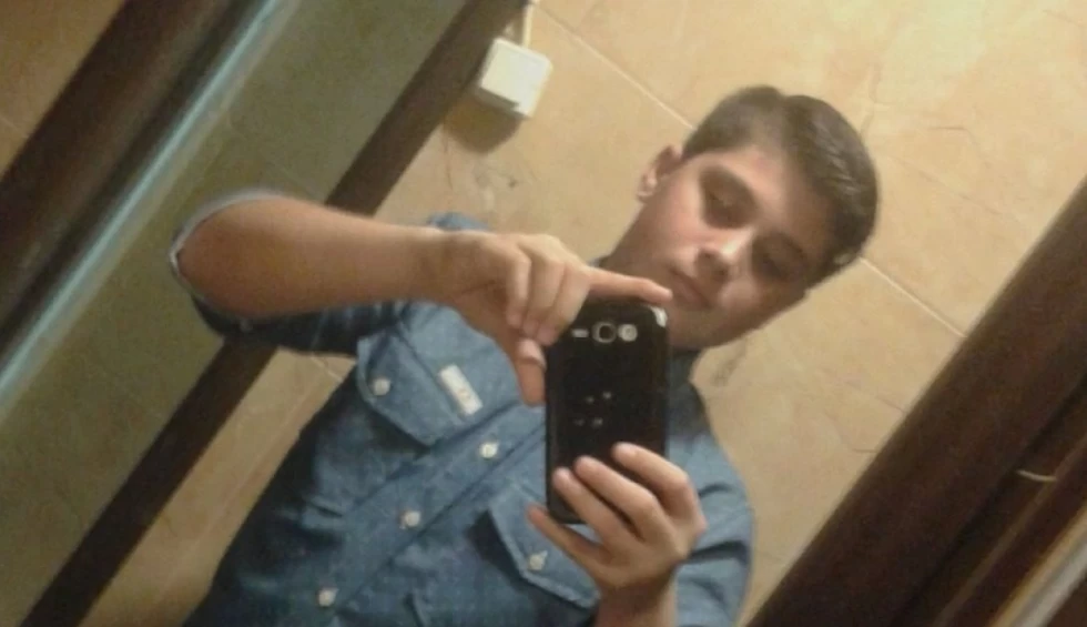 A generic square placeholder image with rounded corners in a figure.