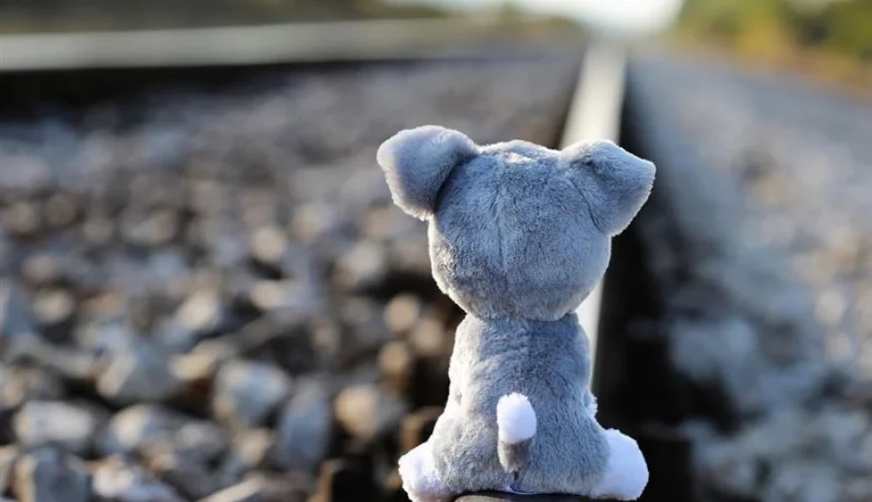 A generic square placeholder image with rounded corners in a figure.