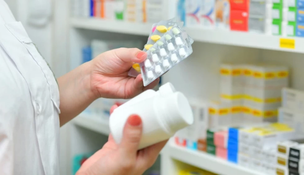 A generic square placeholder image with rounded corners in a figure.