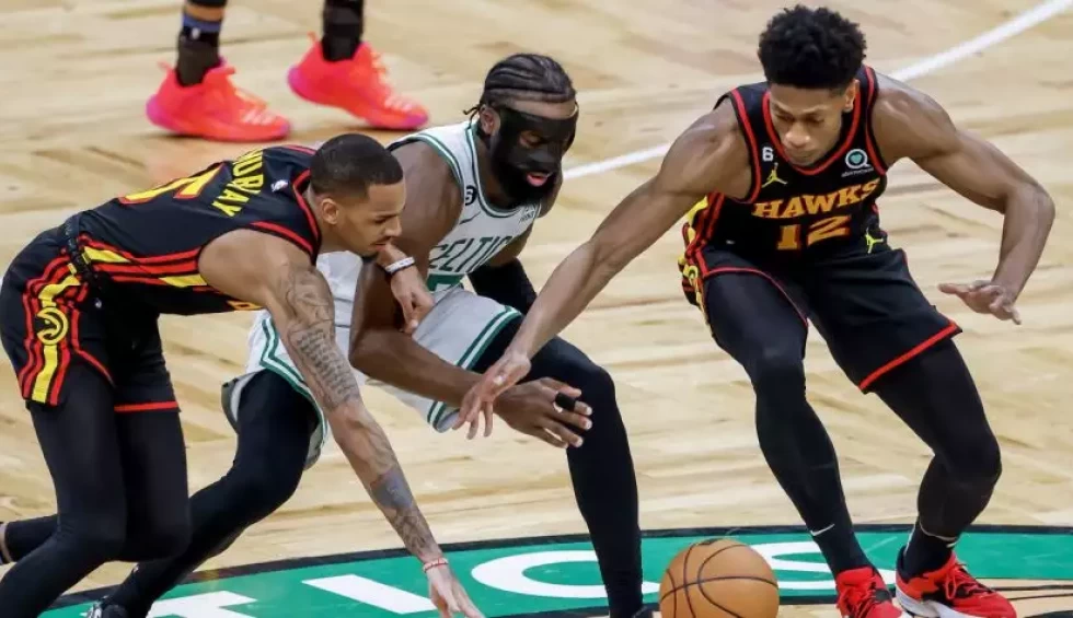 A generic square placeholder image with rounded corners in a figure.