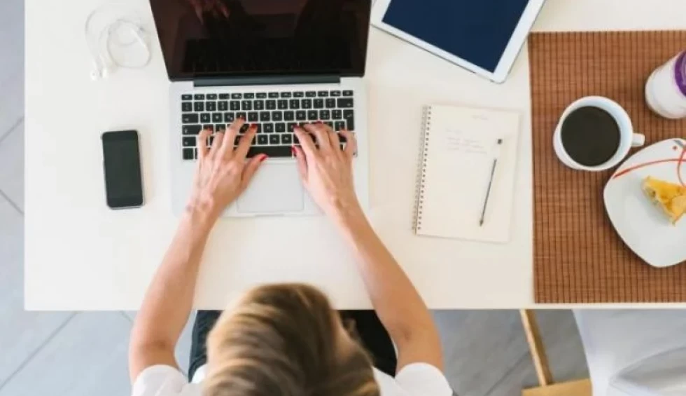 A generic square placeholder image with rounded corners in a figure.