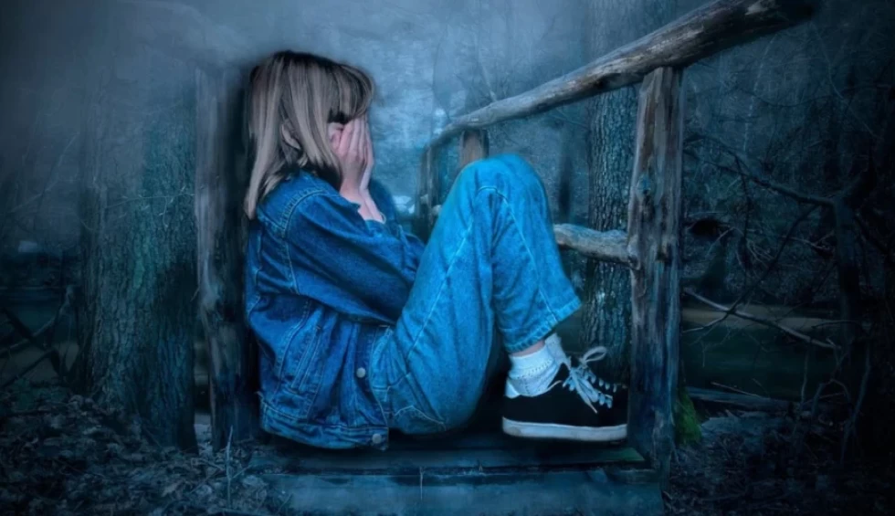 A generic square placeholder image with rounded corners in a figure.