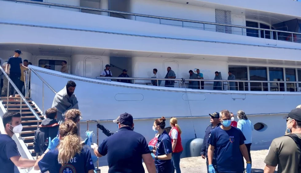 A generic square placeholder image with rounded corners in a figure.