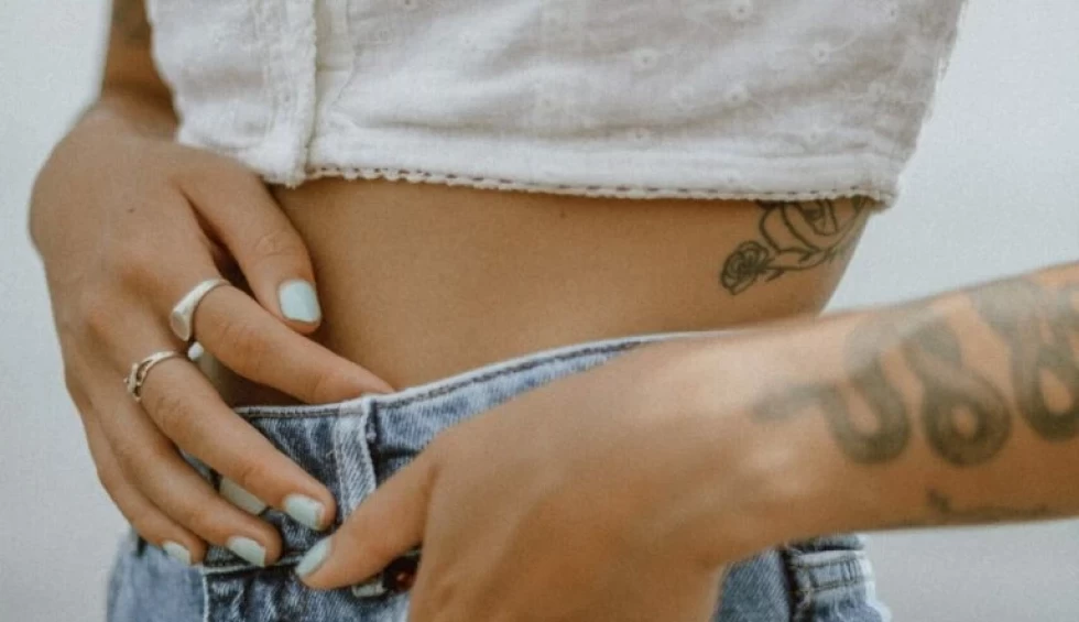 A generic square placeholder image with rounded corners in a figure.