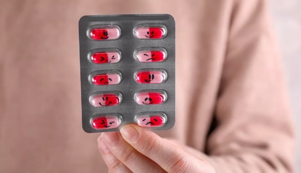 A generic square placeholder image with rounded corners in a figure.