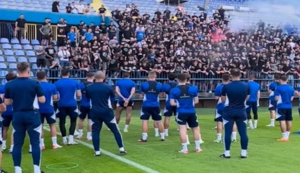 A generic square placeholder image with rounded corners in a figure.