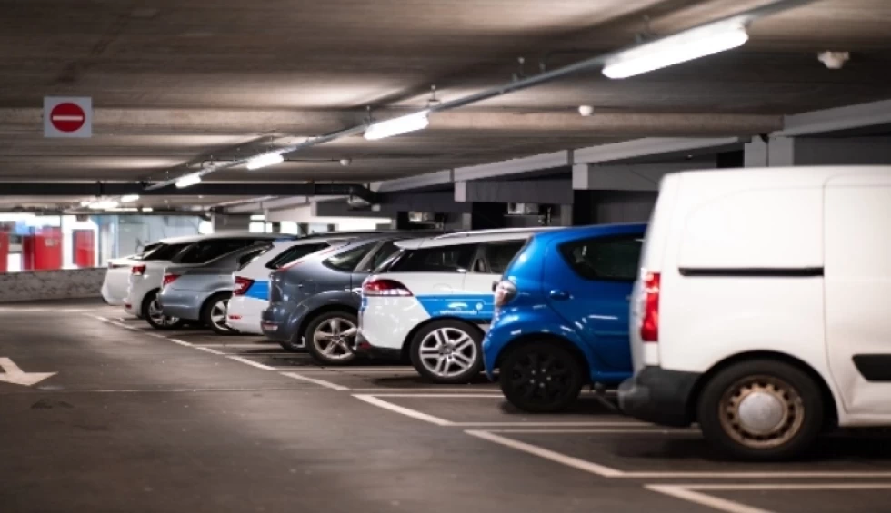 A generic square placeholder image with rounded corners in a figure.