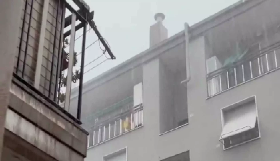 A generic square placeholder image with rounded corners in a figure.