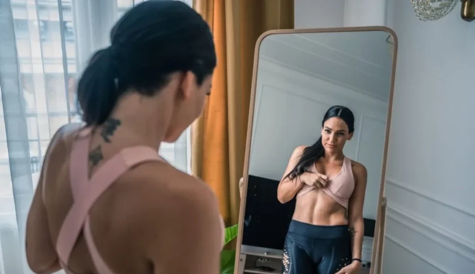 A generic square placeholder image with rounded corners in a figure.