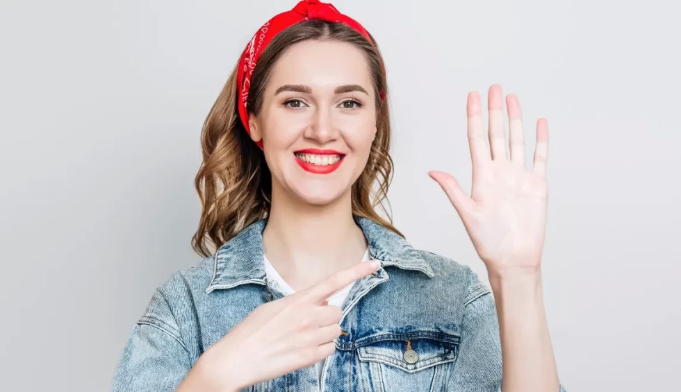 A generic square placeholder image with rounded corners in a figure.