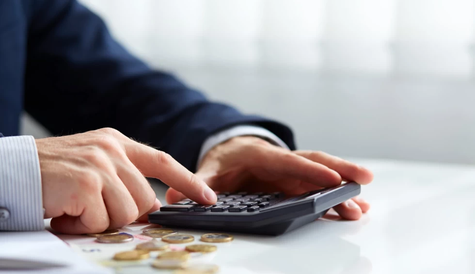 A generic square placeholder image with rounded corners in a figure.