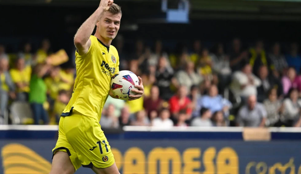 A generic square placeholder image with rounded corners in a figure.