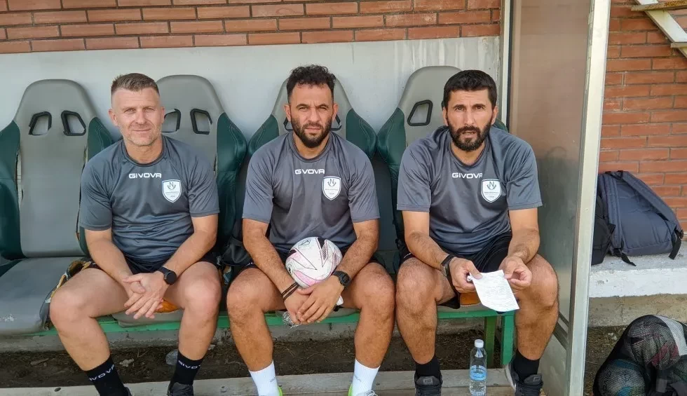 A generic square placeholder image with rounded corners in a figure.