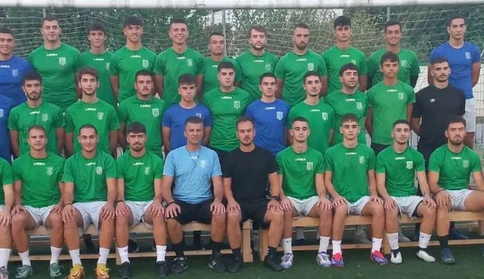 A generic square placeholder image with rounded corners in a figure.