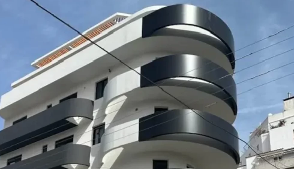 A generic square placeholder image with rounded corners in a figure.