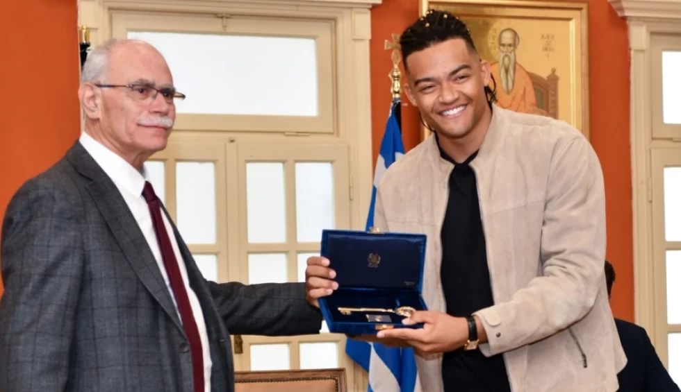 A generic square placeholder image with rounded corners in a figure.