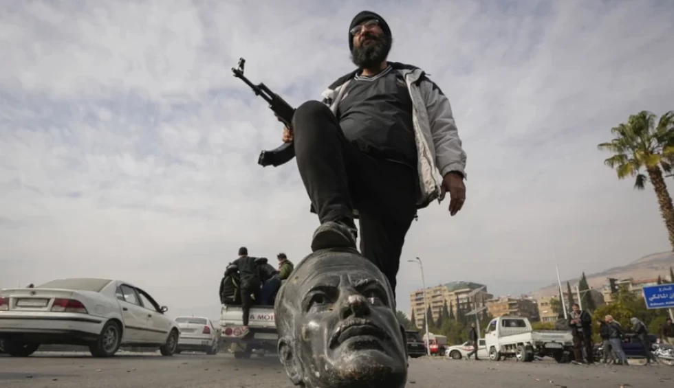 A generic square placeholder image with rounded corners in a figure.