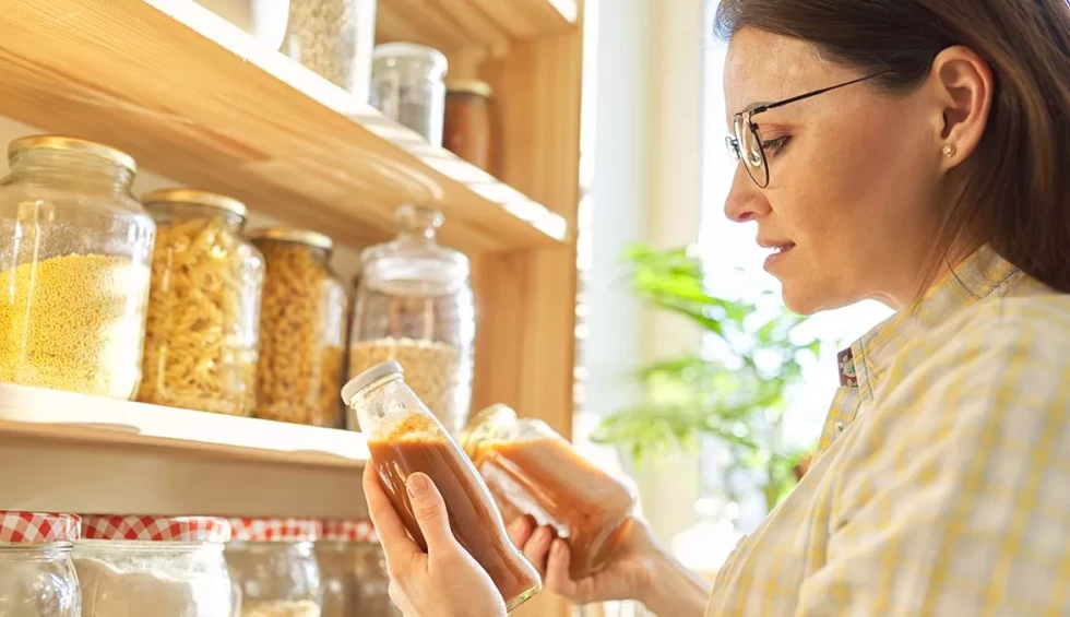 A generic square placeholder image with rounded corners in a figure.