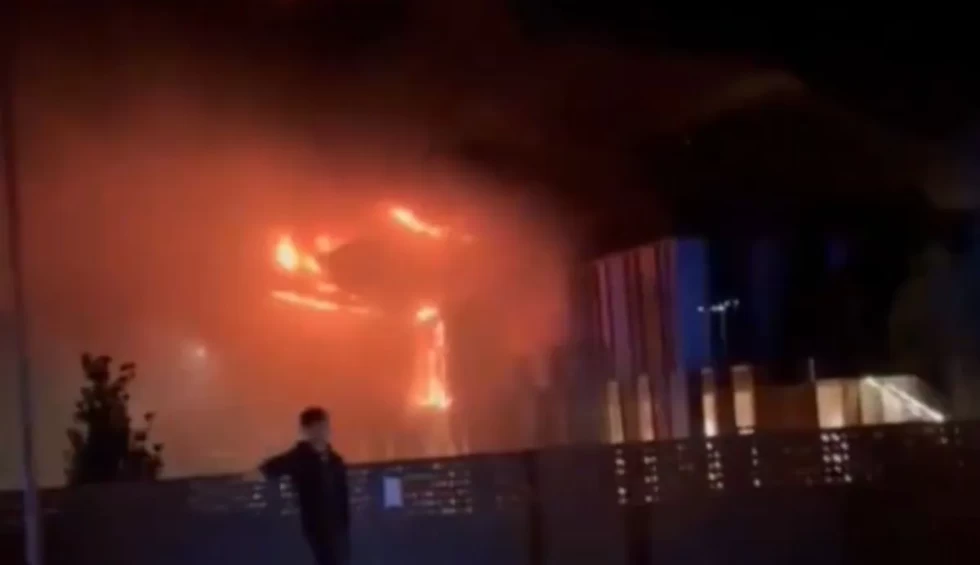 A generic square placeholder image with rounded corners in a figure.