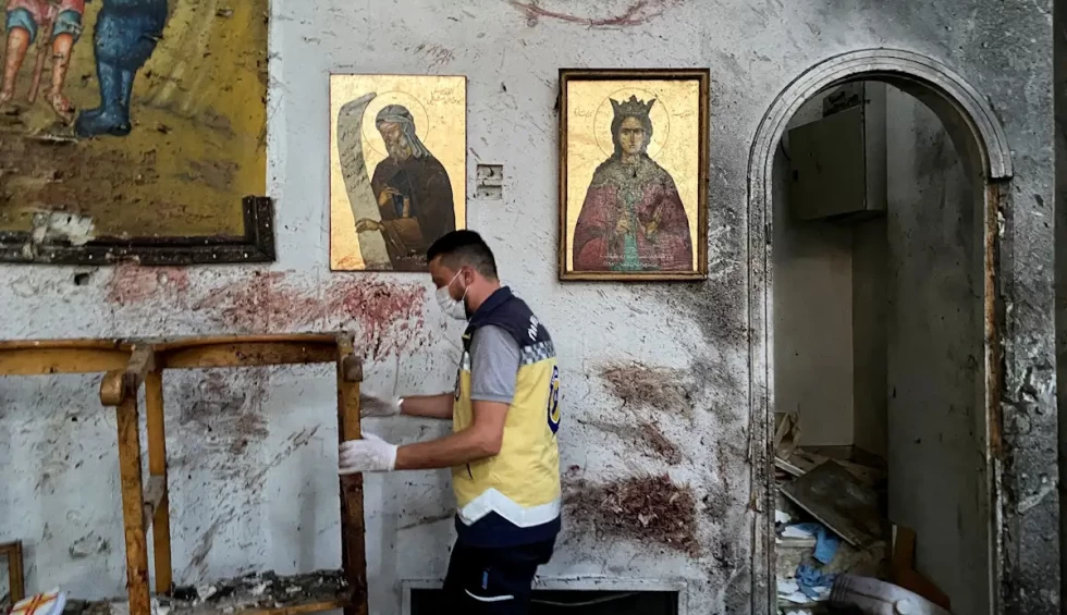 A generic square placeholder image with rounded corners in a figure.