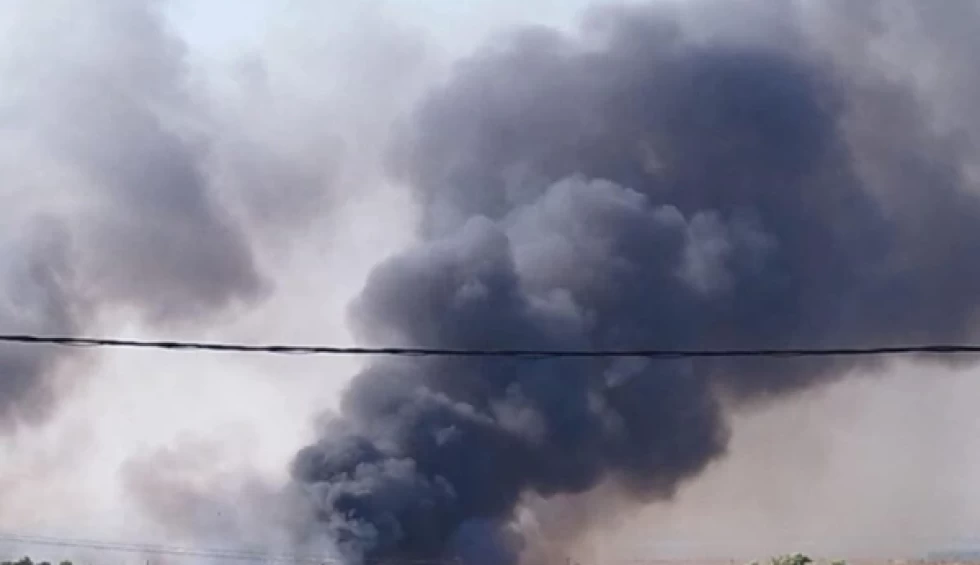 A generic square placeholder image with rounded corners in a figure.