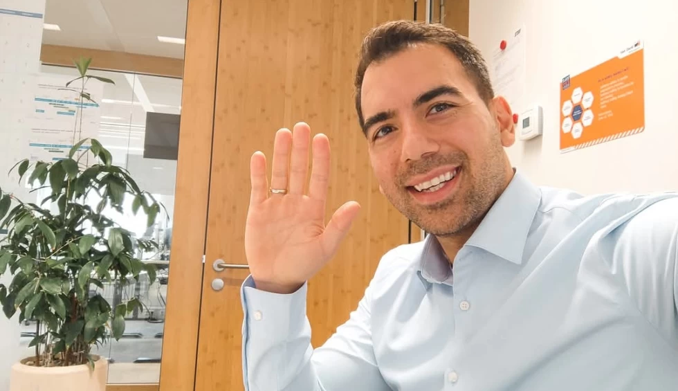 A generic square placeholder image with rounded corners in a figure.