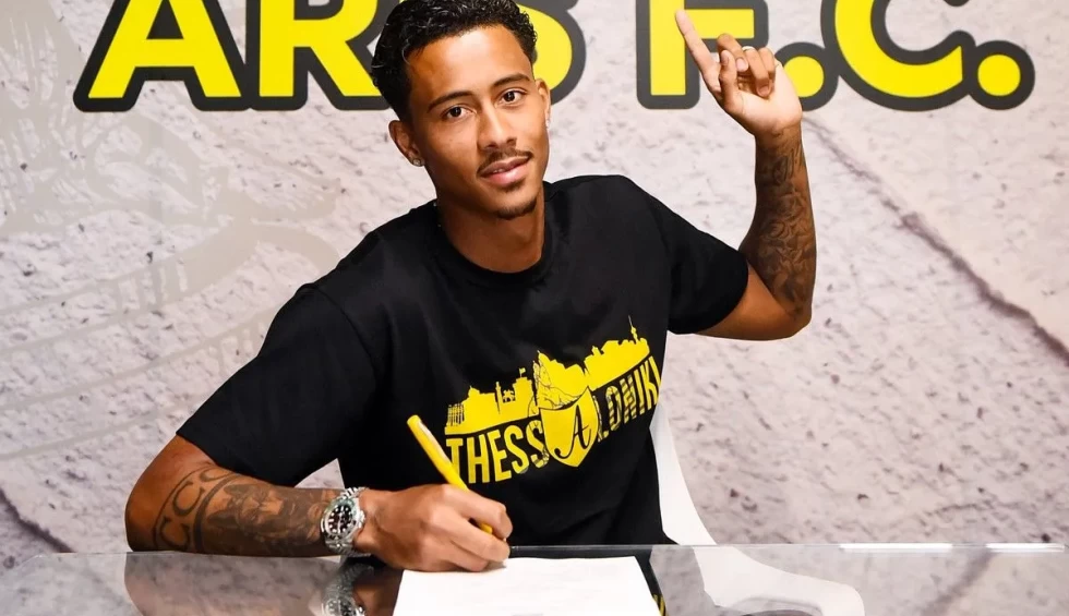 A generic square placeholder image with rounded corners in a figure.