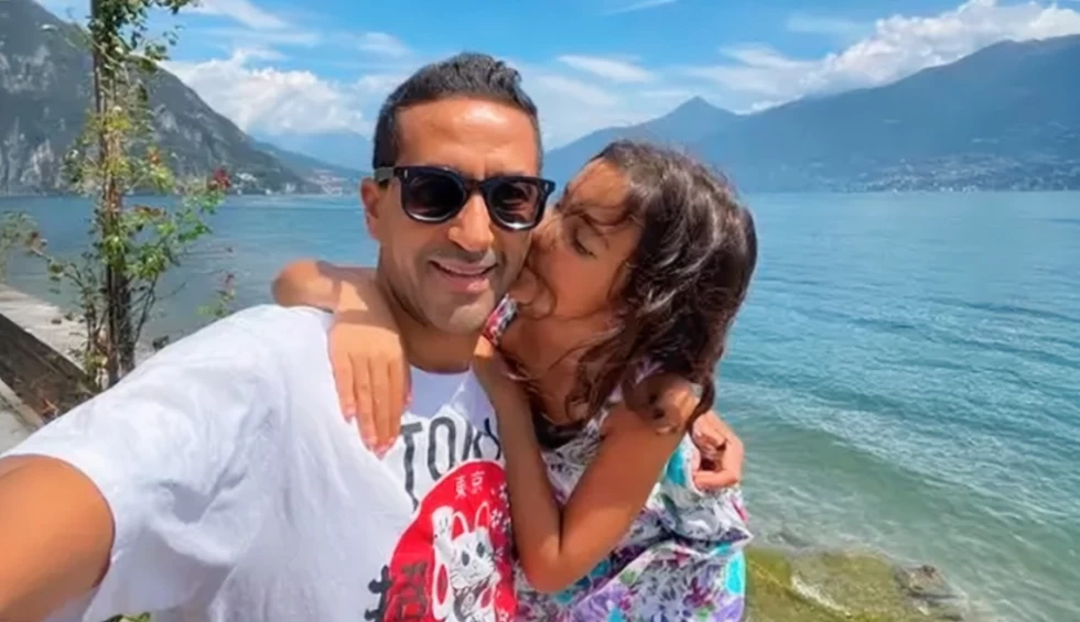 A generic square placeholder image with rounded corners in a figure.