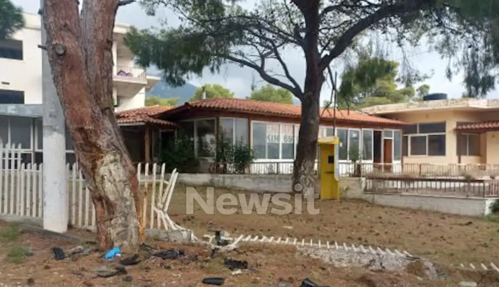 A generic square placeholder image with rounded corners in a figure.