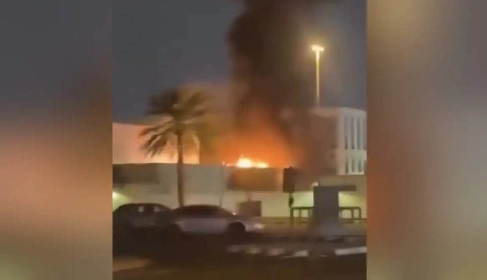 A generic square placeholder image with rounded corners in a figure.