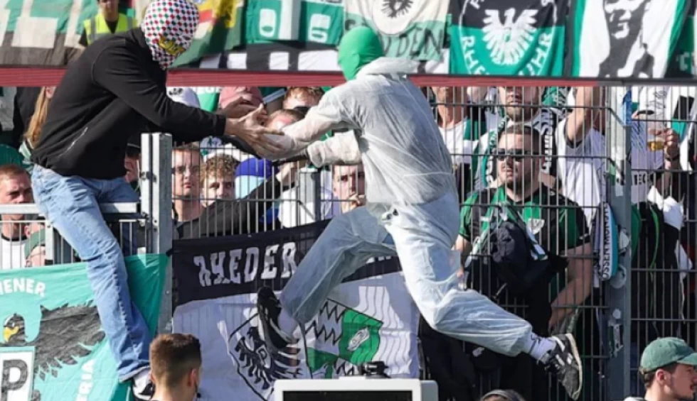 A generic square placeholder image with rounded corners in a figure.