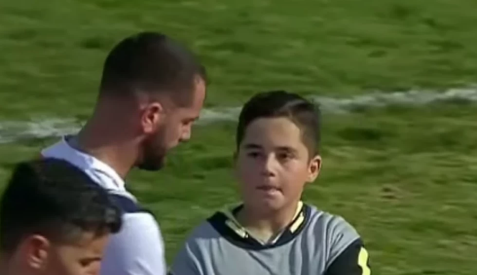 A generic square placeholder image with rounded corners in a figure.