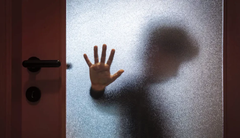 A generic square placeholder image with rounded corners in a figure.