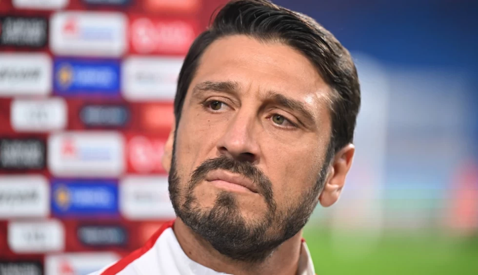 A generic square placeholder image with rounded corners in a figure.