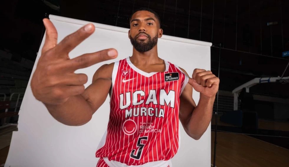 Ο Ντε-Τζούλιους μπήκε στην ίδια λίστα με Πέτροβιτς και Ναβάρο-Ο λόγος