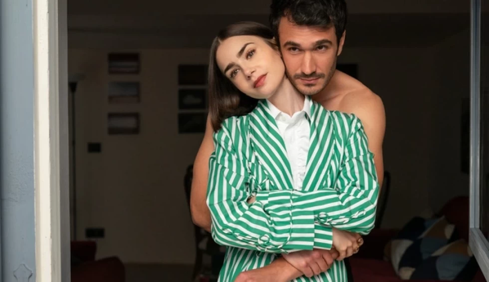 A generic square placeholder image with rounded corners in a figure.