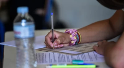 Πανελλαδικές εξετάσεις: Στο τραπέζι η κατάργησή τους