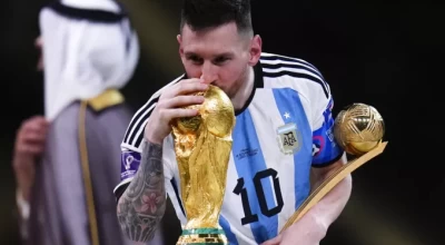 Έξι φανέλες που φόρεσε ο Μέσι στο Μουντιάλ του Κατάρ πωλήθηκαν έναντι 7,8 εκατ. δολαρίων