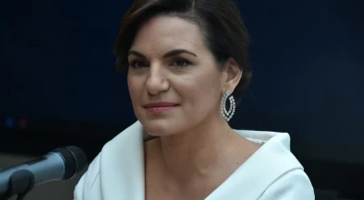 Κεφαλογιάννη: Αγοράστηκαν χαλιά αξίας 17.980 ευρώ για το γραφείο της υπουργού – Τι λέει