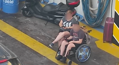 Καταγγελία-ΣΟΚ: Παιδί ΑμεΑ ταξίδεψε στο γκαράζ πλοίου εν μέσω καύσωνα