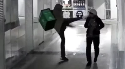 Ντελιβεράς χτύπησε εν ψυχρώ στο κεφάλι ηλικιωμένη γυναίκα (vid)