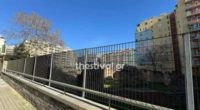 Επανατοποθέτηση κιγκλιδωμάτων στο Ανάκτορο του Γαλέριου στο κέντρο της Θεσσαλονίκης
