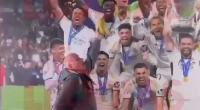 Νέα ρατσιστική επίθεση σε Βινίσιους-Οπαδός της Μπενφίκα βγήκε φωτογραφία με μπανάνες