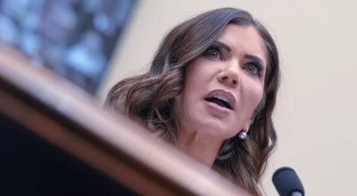 Στενό... πρέσινγκ σε Υπουργό-«Κάνατε σεξ με υφιστάμενό σας;» (vid)