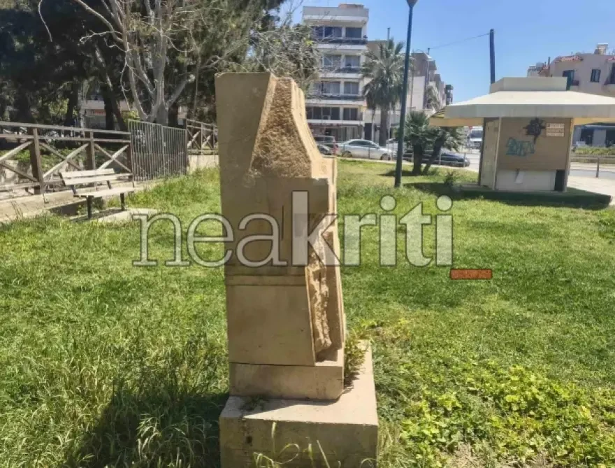 Οργή στο Ηράκλειο: Αποκεφάλισαν την προτομή του Νίκου Ξυλούρη